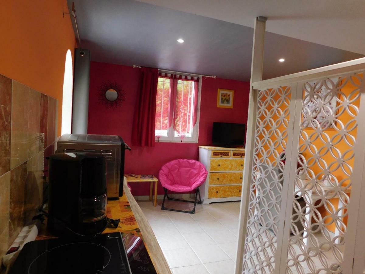 Mirabel-aux-Baronnies Villa Les Pins מראה חיצוני תמונה