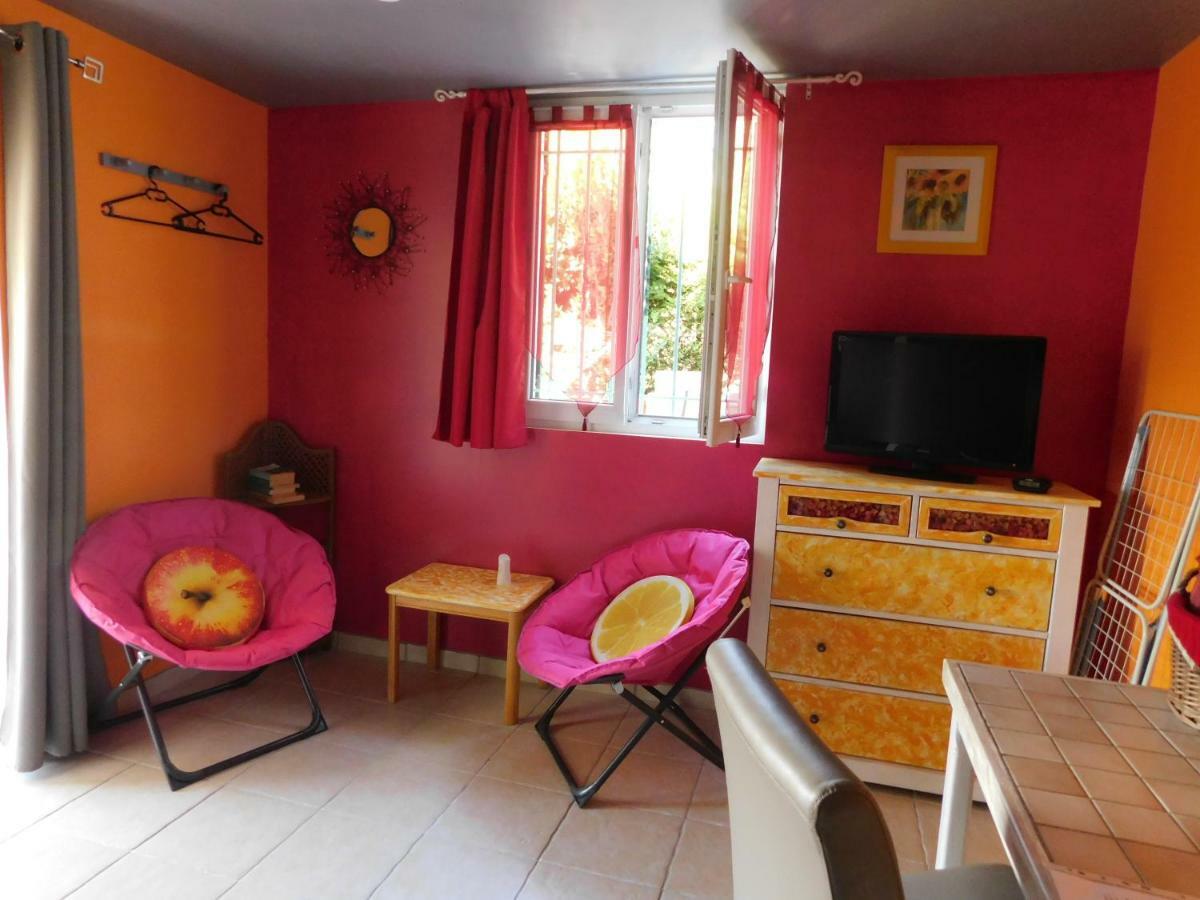 Mirabel-aux-Baronnies Villa Les Pins מראה חיצוני תמונה